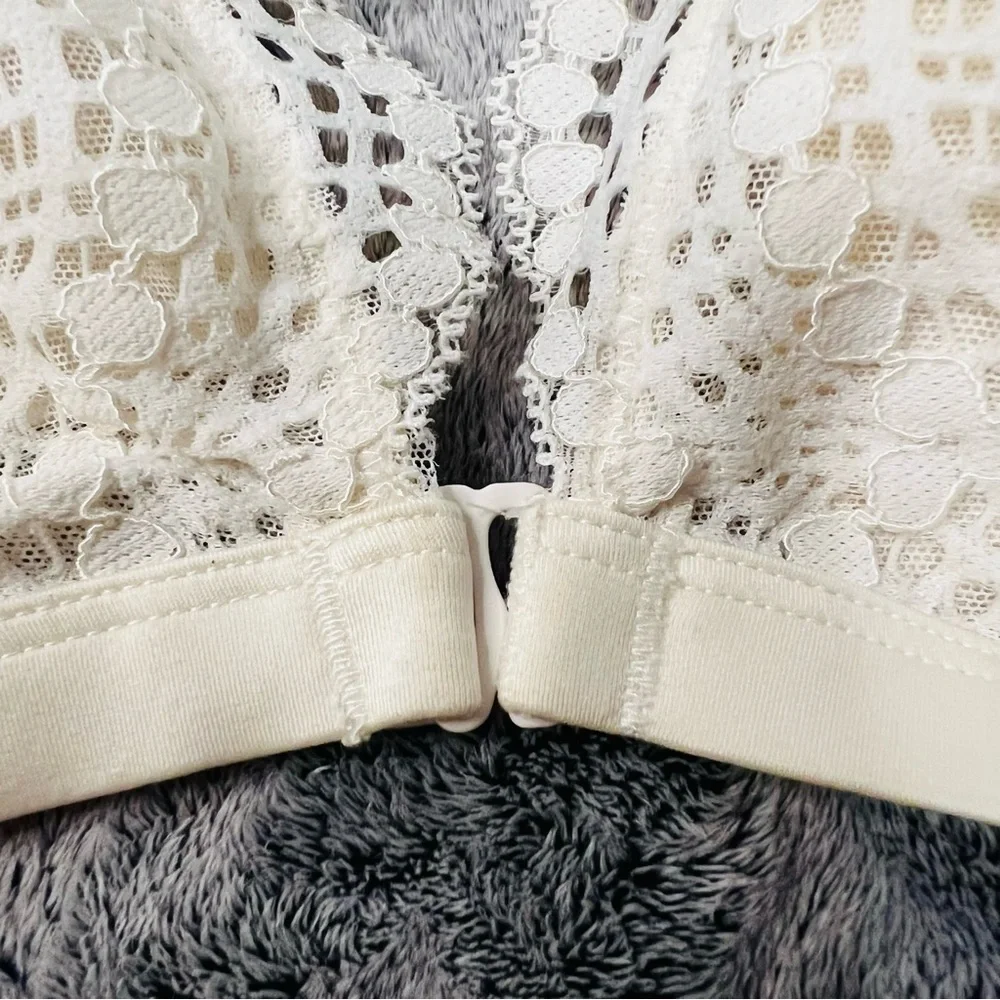 Victoria’s Secret Lace Racerback Bralette Ivory Size XL NWOT